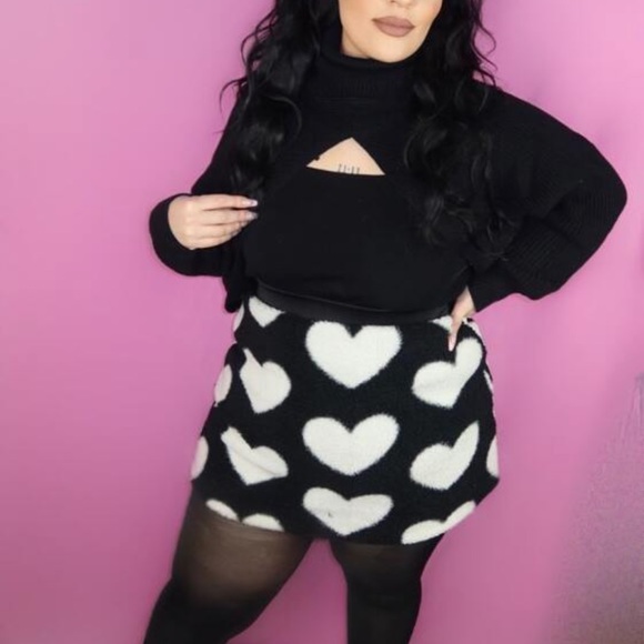 🖤 PLUS Cropped Shrug Sweater 🖤 - Picture 6 of 7